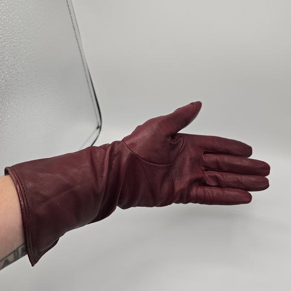 VTG Guder Maroon Leather Gloves Sz8 Silk Lined Gauntlet Gloves Gold Dome Buttons - Picture 15 of 15